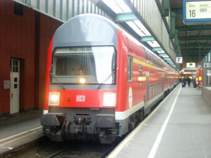 Steuerwagen der Bauart DABbuzfa 760 am 22.01.05 als RE von Stuttgart nach Aalen in Stuttgart Hbf.
