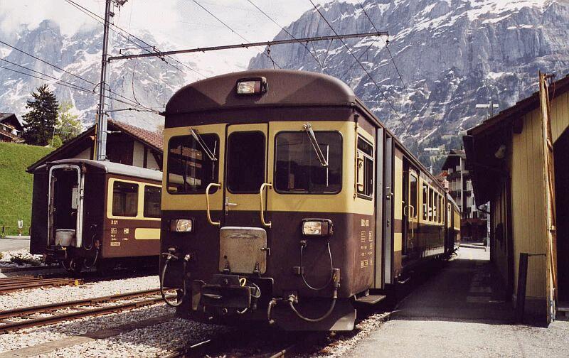Steuerwagen der Berner Oberland Bahn (BOB) im Mai 2000 in Grindelwald
