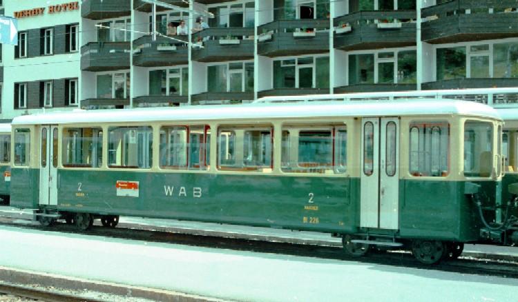 Steuerwagen Bt 226 im Bahnhof von Grindelwald im Juni 1987