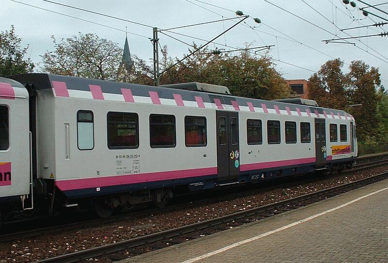 Steuerwagen Bt 504529-33212 der MthB am 20.10.2002 im Triebzug 566 632  Seehas , Bahnhof Engen.