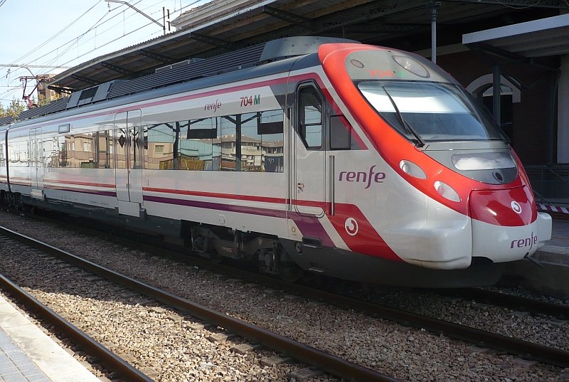 Steuerwagen des Elektro-Triebzuges BR 463  Civia  am 03.12.2007 in Silla, Cercanias-Linie C1 Valencia Nord - Grandia.