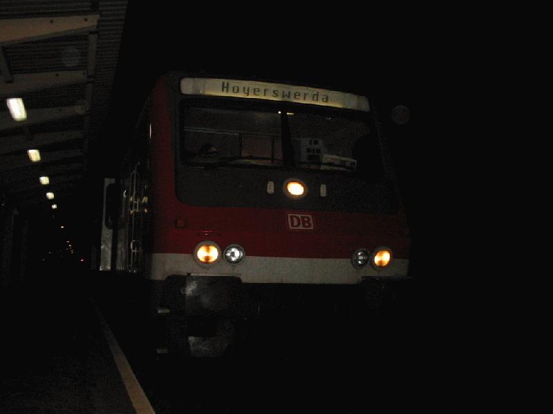 Steuerwagen des RE Spremberg-Hoyerswerda am 15.11.02 
Es schob eine 219 aber leider nicht fotografierbar da sich schon Sprayer verewigte :O(