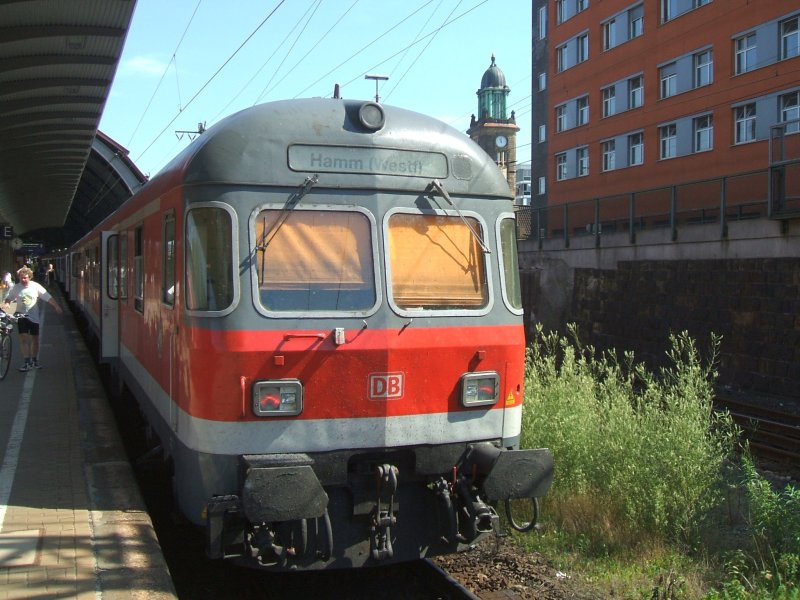 Steuerwagen des RE13 nach Hamm,hier in Hagen Hbf. 