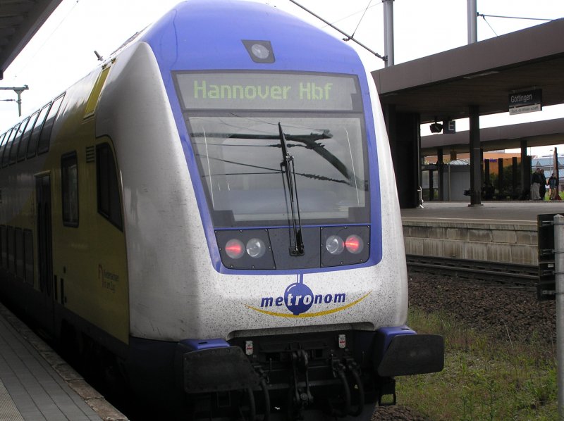 Steuerwagen der metronom Eisenbahngesellschaft mbH am 06.06.2006 um 19:50 Uhr in Gttingen und wartet auf die Rckfahrt nach Hannover Hbf.