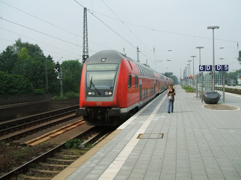 Steuerwagen voraus des RE 6 , Dsseldorf-Minden ,Einfahrt in Bochum Hbf. Gleis 6