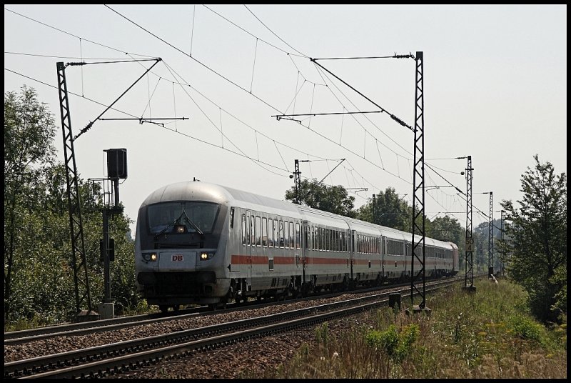 Steuerwagen vorraus ist EC 318, Graz Hbf - Frankfurt(Main)Hbf, bei Ostermnchen unterwegs. Schiebelok ist 101 021.
