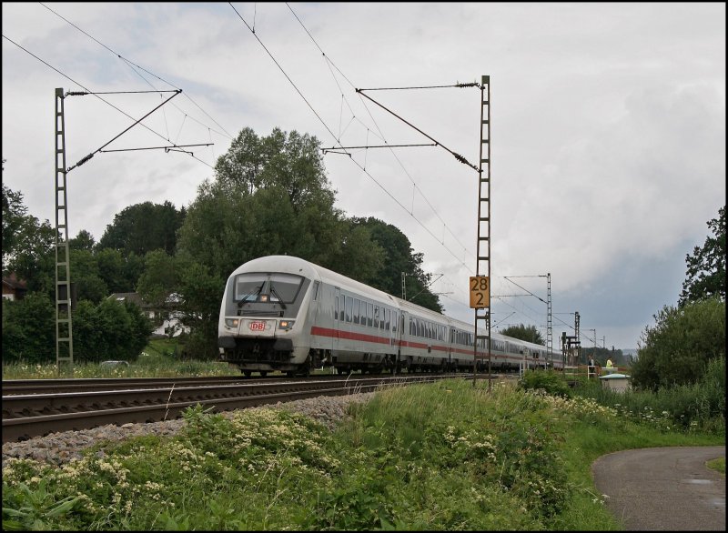 Steuerwagen vorraus ist der IC 2295, Frankfurt(Main)Hbf - Salzburg Hbf, unterwegs. (09.07.2008)
