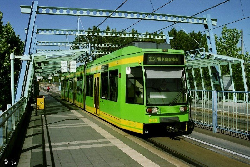STOAG-Tw 210 in der Hst. Presswerk (21. September 2006)