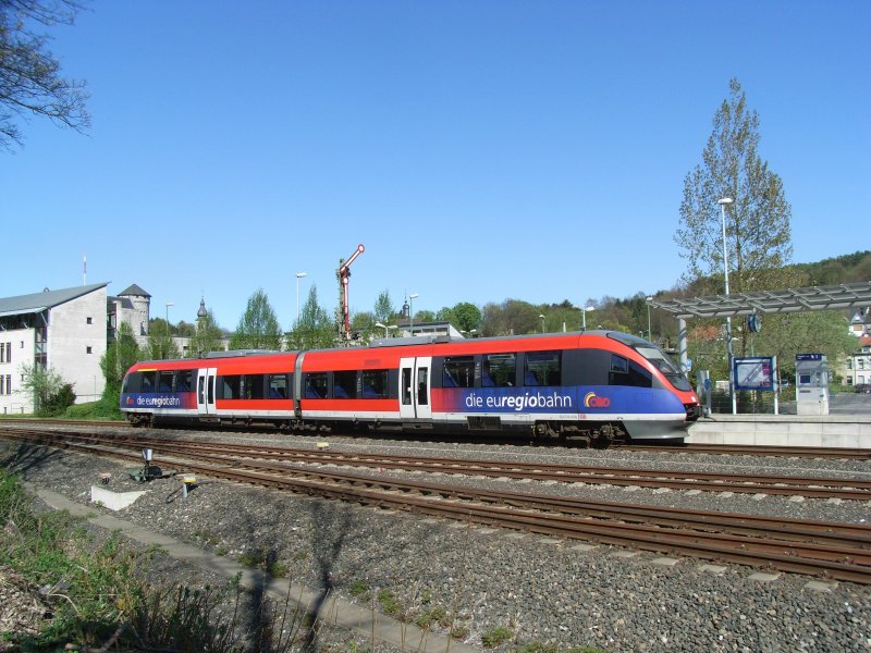 Stolberg-Altstadt, 

643 224-9 hat um 16:05 freie Fahrt um als RB 8970 auf der Linie RB20 im Aachener Verkehrsverbund nach Heerlen zu fahren.



16.04.2007