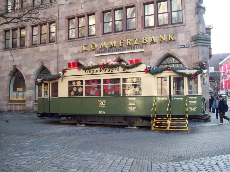 Straenbahn als Gepckwagen zum Christkindlesmarkt 
in Nrnberg.(08.01.08)