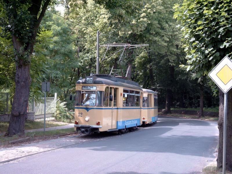 Straenbahn auf dem Weg nach Woltersdorf / Schleuse.
29.6.03