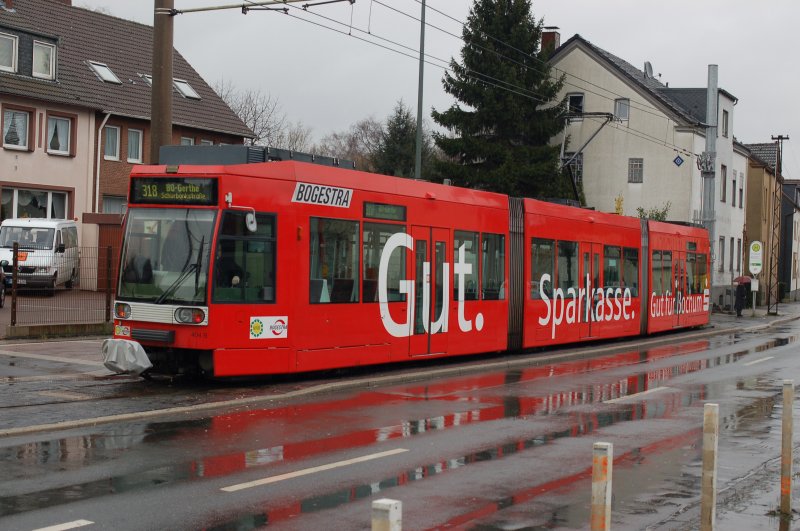 Straenbahn der BOGESTRA mit der Nummer 404 B versehen mit Werbung der Sparkasse Bochum wartet am 25.02.2007 bei regnerischem Wetter am Endpunkt der Linie 318 in Bochum-Gerthe an der Schrbankstrae auf den nchsten Einsatz.