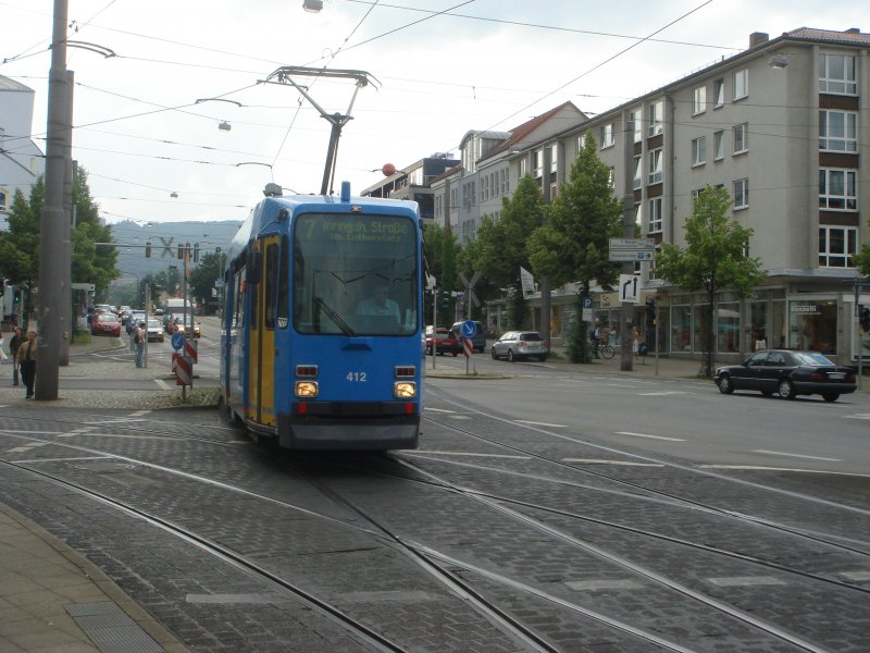 Straenbahn in Kassel, nahe des Bahnhof Kassel-Wilhelmshhe. Aufgenommen am 13.06.07