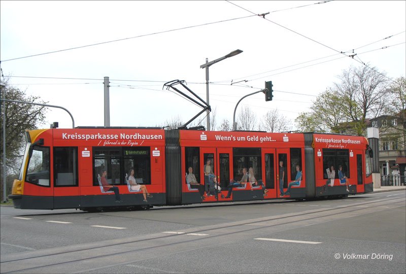 Stra�enbahn Linie 1 zum Bahnhofsplatz als Werbetr�ger f�r Kreissparkasse Nordhausen, 09.04.2007
