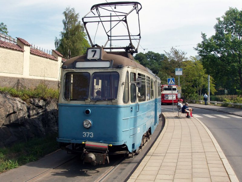 Straenbahn der Linie 7 in Waldemarsudde, auf der Insel Djurgrden.