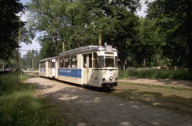 Strassenbahn mit Tw 78 und Beiwagen nach S-Bhf.Friedrichshagen im Jahr 1994 nhe des Depots der Schneicher-Rdersdorfer Strassenbahn(Archiv P.Walter)