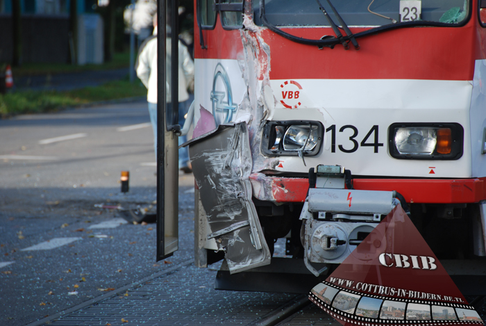 Straenbahn Nr. 134

Unfall: Straenbahn fhrt in einen Linienbus.
