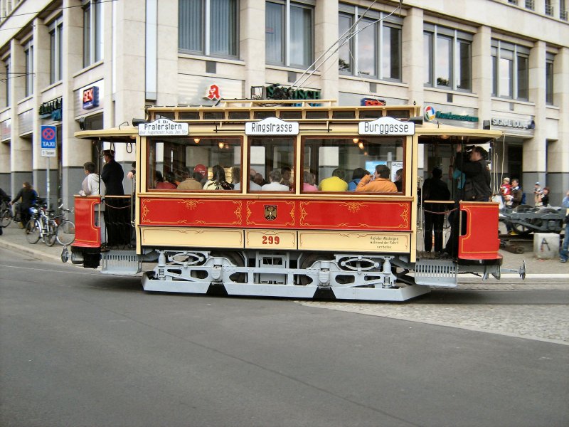 Strassenbahn-Triebwagen 299 aus sterreich whrend des Jubilums 2007 in Potsdam