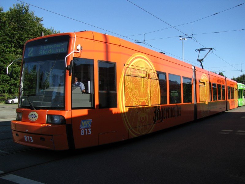 Straenbahn-Zug Nr. 813 der Nahverkehr Schwerin -NVS- mit Jgermeister-Werbung; Schwerin, 30.08.2008