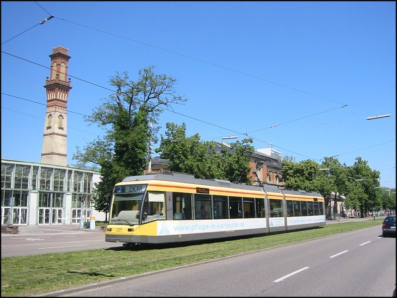 Straenbahnwagen 231 fhrt am 12.06.2006 als Linie 2 auf der Ettlinger Strae in Richtung Hauptbahnhof.