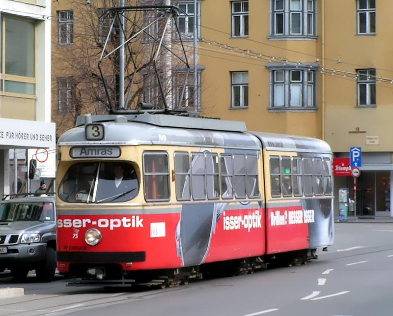 Straenbahnwagen N 75 fotografiert in den Straen von Innsbruck am 08.03.08. 