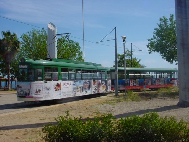 Straenbahnzug Antalya in der Wendeschleife Mze (Museum) im April 2007