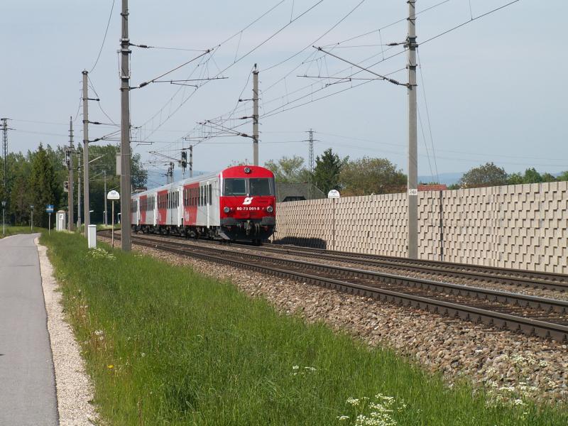 Strecke Linz-Kirchdorf an der Krems
Streckenabschnitt Ansfelden-Nettingsdorf, 8073 061-8, Pfingstwochenende 05, Minolta Dimage Z3