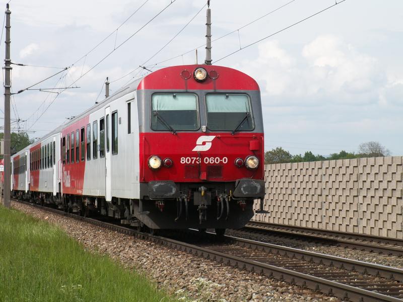 Strecke Linz-Kirchdorf an der Krems
Streckenabschnitt Ansfelden-Nettingsdorf, 8073 060-0, Pfingstwochenende 05,

Minolta Dimage Z3