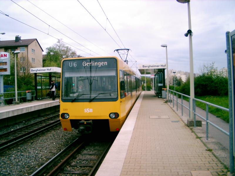 Stuttgart metro; Es ist die  U6  von Mhringen nach Gerlingen; Haltestelle: Bergheimer Hof 