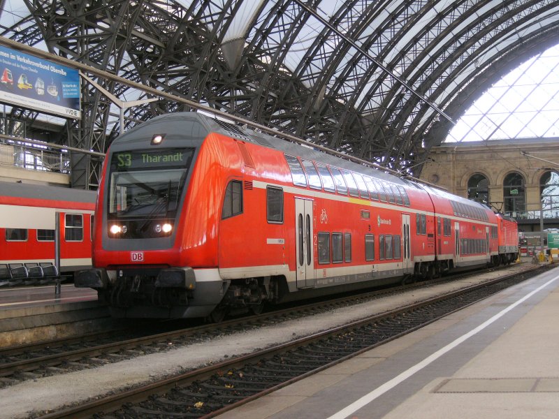 Stw 766 mit S3 nach Tharandt am 06.12.2008
in Dresden Hbf.