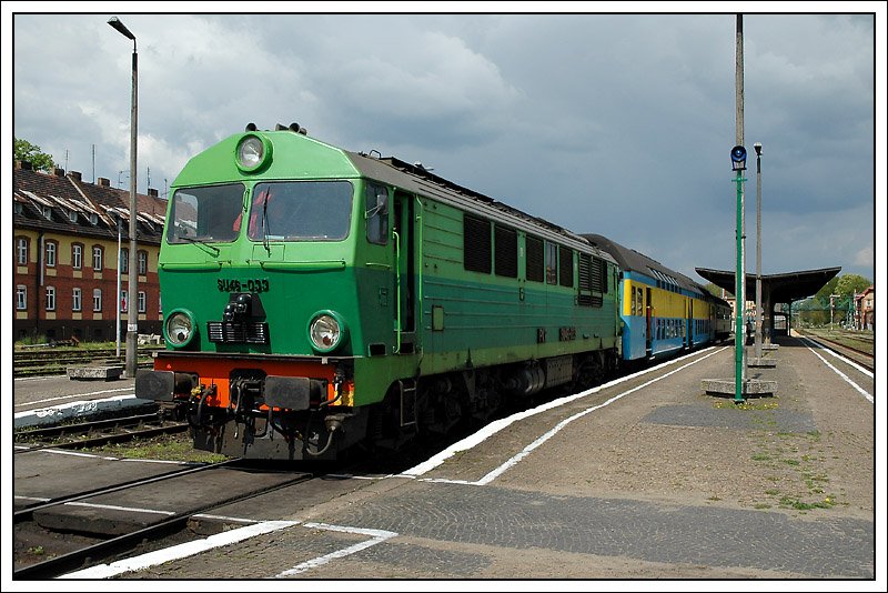 SU 46-033 abfahrbereit mit den Zug 77433 von Wolsztyn nach Poznan, am 2.5.2008 in Wolsztyn aufgenommen.