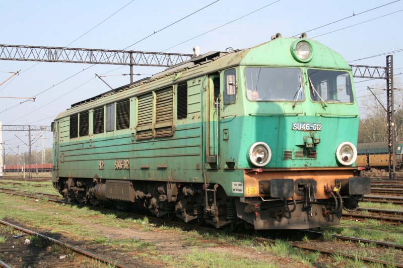 SU46-012 steht in Wegliniec im Gterbahnhof fr neue Aufgaben bereit.10.04.09