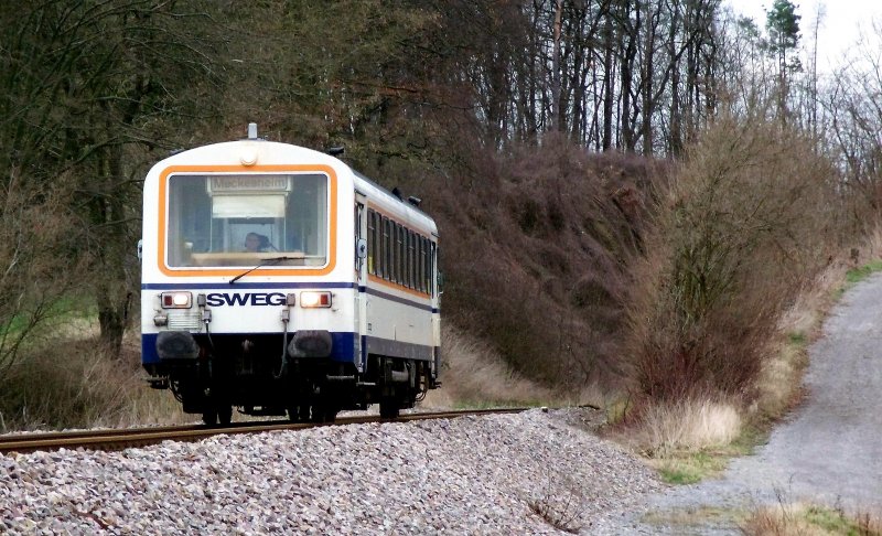 SWEG VT 120 vom Typ NE 81 auf dem Weg von Aglasterhausen nach Meckesheim zwischen Helmstadt und Neckarbischofsheim Nordbahnhof am 17.03.08.