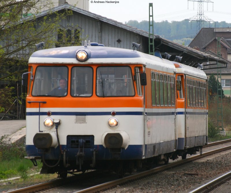 SWEG VT9 mit VS142 als SWE70716 (Aglasterhausen-Meckesheim) bei der Einfahrt Meckesheim 16.4.09