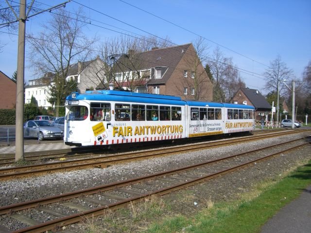 SWK 826 am 21.3.2009 auf der Linie 044 an der Haltestelle Buddestrae in Oppum unterwegs Richtung Krefeld