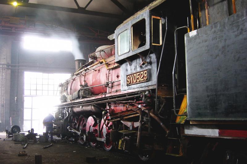 SY 0529 im Ausbesserungswerk in Liuyhou, Dezember 2002