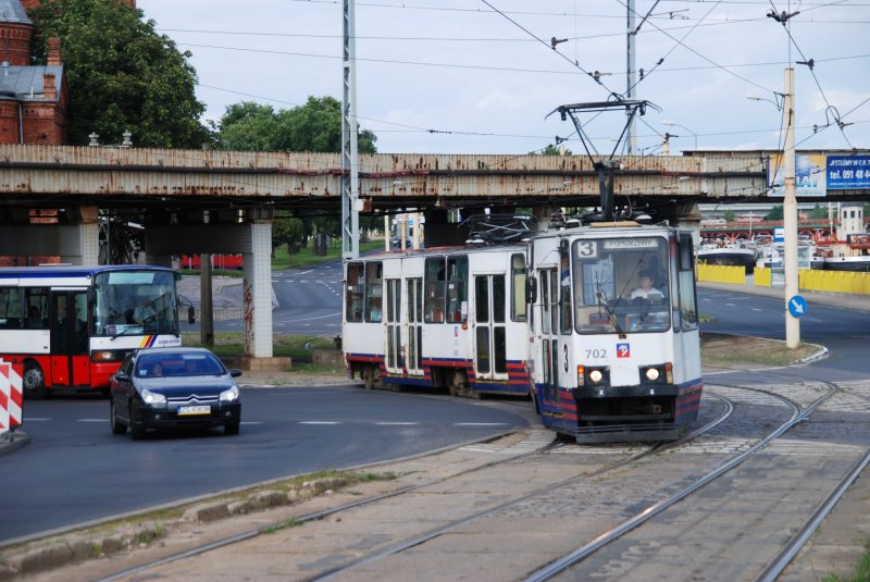 SZCZECIN (Woiwodschaft Westpommern), 26.07.2009, Straßenbahnlinie 3 nach Pomorzany kurz vor der Haltestelle Dworzec Główny, dem Hauptbahnhof