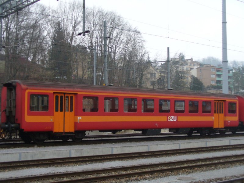 SZU - 2 Kl. Personenwagen B 293 im Bahnhofsareal von Langnau-Gattikon am 15.02.2008