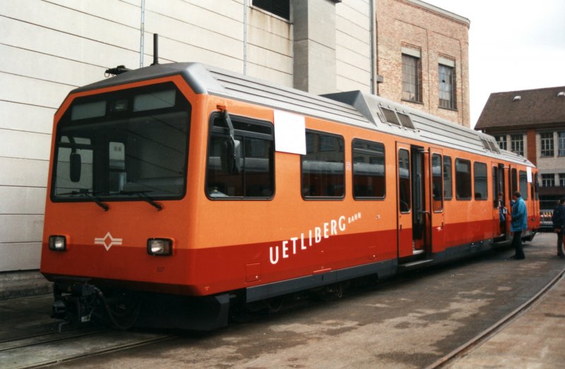 SZU Be 556 527 der  Uetlibergbahn am 26.10.1996 in der SLM Winterthur.Die Aufnahme wurde im Rahmen eines Tags der offenen Tr zum 125 jhrigen Jubilum der SLM gemacht.