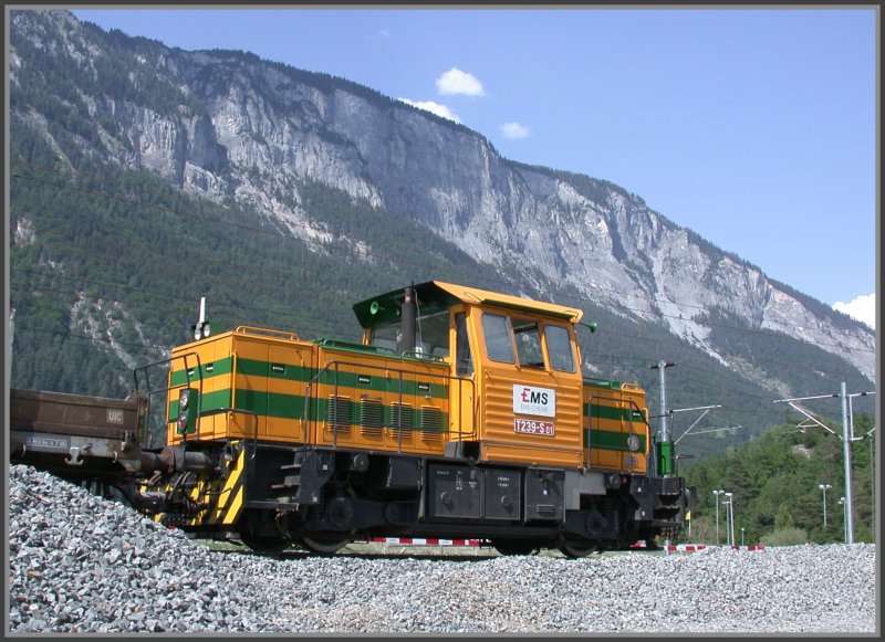 T239-S01 der Ems Chemie bringt ebenfalls einen Teil der 16.00 Uhr Abfuhr aus dem Werksgelnde. (24.05.2007)