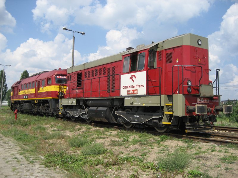 T448p-048 von der ORLEN Kol Trans zusammen mit M62-1145 auch von der ORLEN am 07.08.2007 in Wloclawek. 
