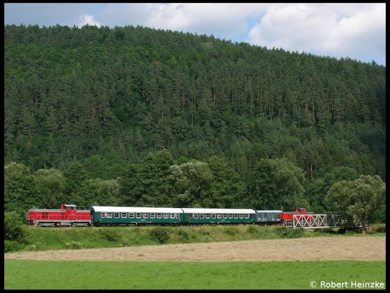 T466.0288 und T466.0254 mit 14916 bei Nedvedice nach Zdar nad Sazavou am 05.07.2009