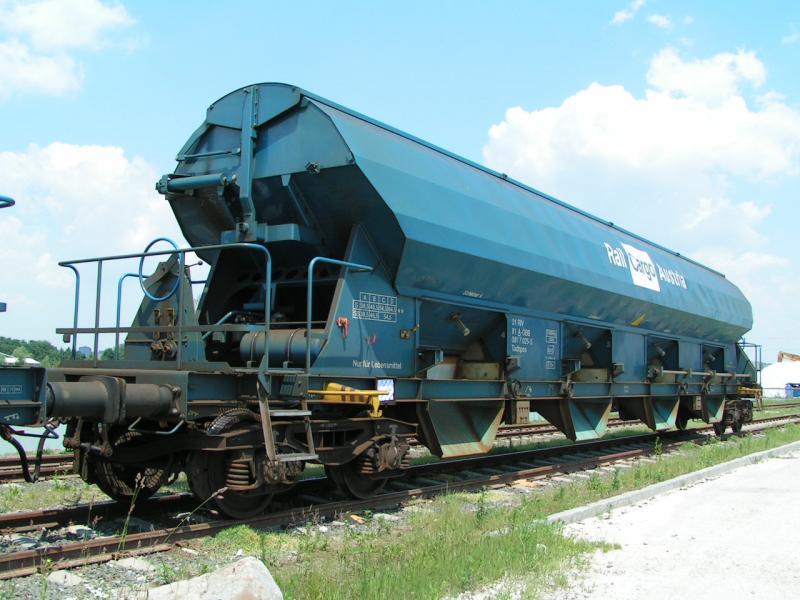 Tadnpss (31 81 08117 025-5) am Hafen Ennsdorf 2006-06-14