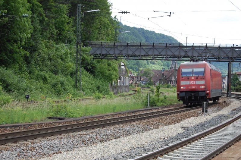 T�glich auf der Filsbahn unterwegs ist Tfzf 79284, am 27.5.2009 war es 101 033-9 mit einer Beule in der Front die unter dieser  Zugnummer  durch Geislingen fuhr.
