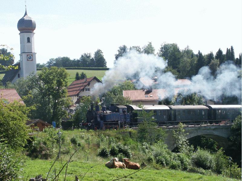 TAG 7 August 2002 vor dem Bahnhof Tegernsee