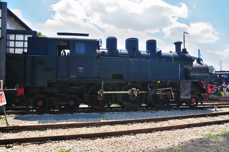 TAG 8 im Lokportrait vor der Drehscheibe des Bayerischen Eisenbahnmuseums in Nrdlingen. (13. Juni 2009).