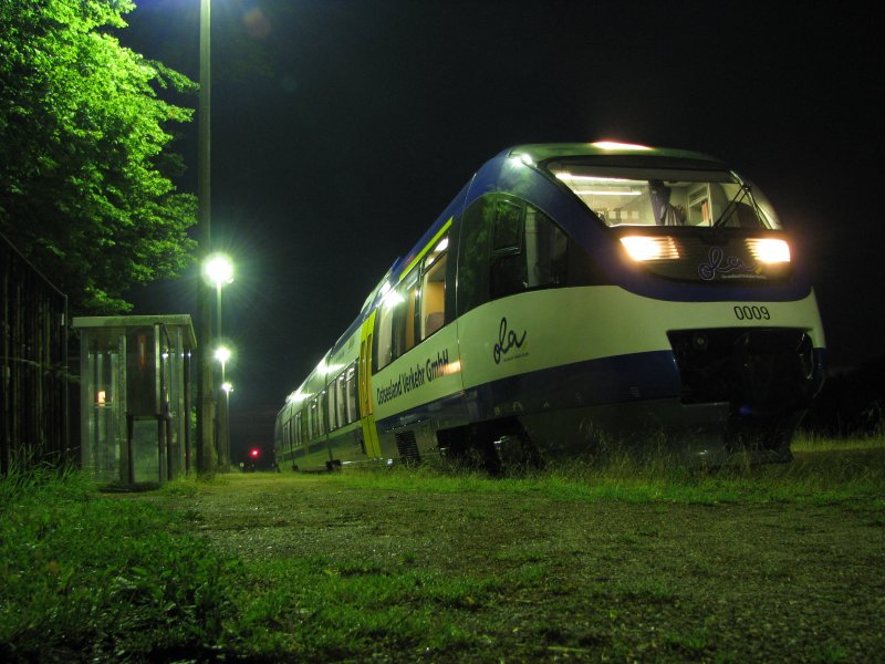 Talent Nr. 0009 der OLA ist In den Bahnhof von Plate eingefahren um weiter nach Parchim zu fahren.