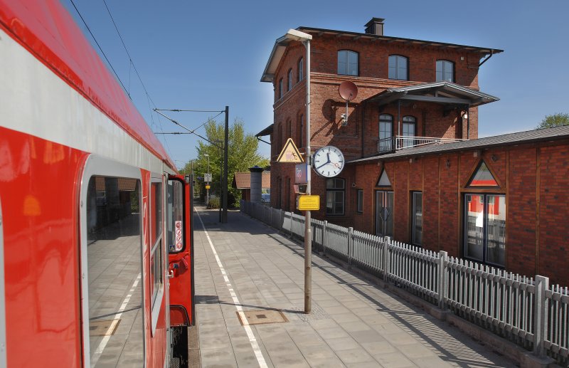 Tarp Bahnhof (Schleswig-Holstein). Aufnahmedatum: 1. Mai 2011. -  Bahnbilder.de