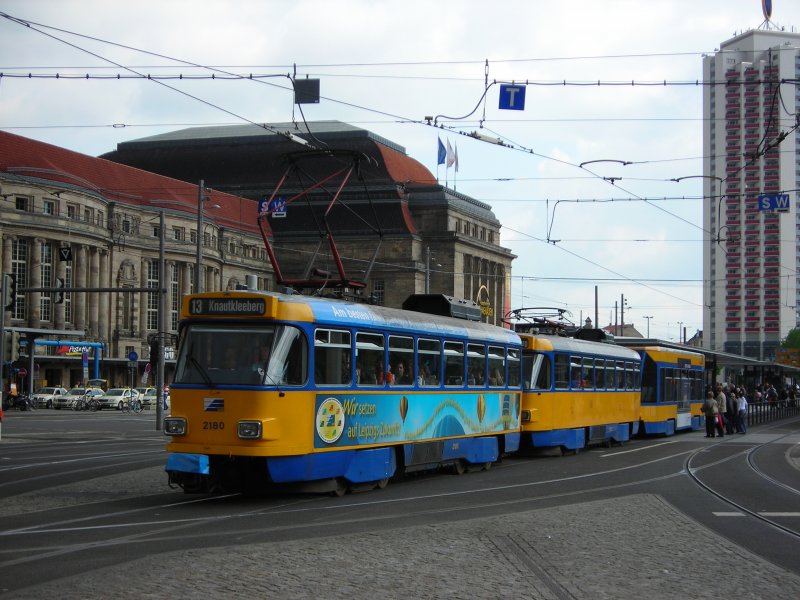 Tatra-Gro�zug, gef�hrt vom 2180, am Hauptbahnhof (Mai 2008)