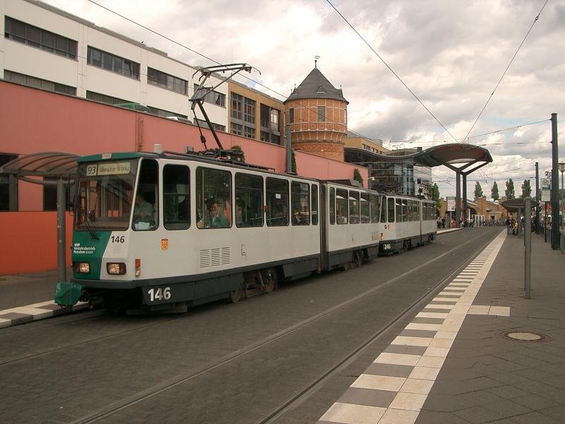 Tatra-Zug 146/246 als Linie 93 zur Glienicker Brcke am Hauptbahnhof. 2008-07-22.